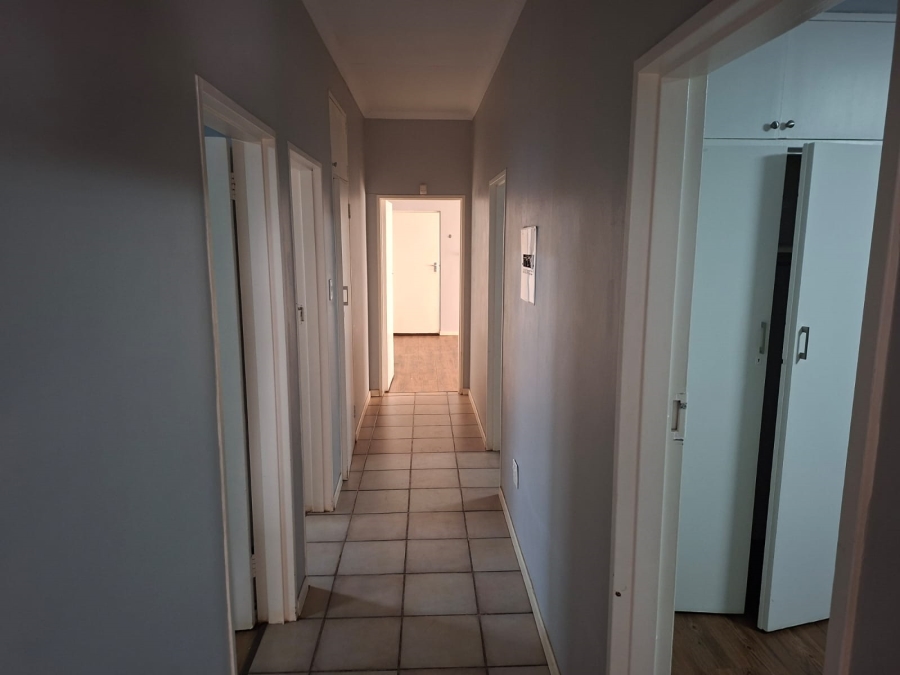 4 Bedroom Property for Sale in Signal Hill KwaZulu-Natal