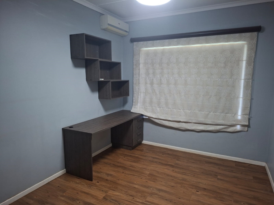 4 Bedroom Property for Sale in Signal Hill KwaZulu-Natal