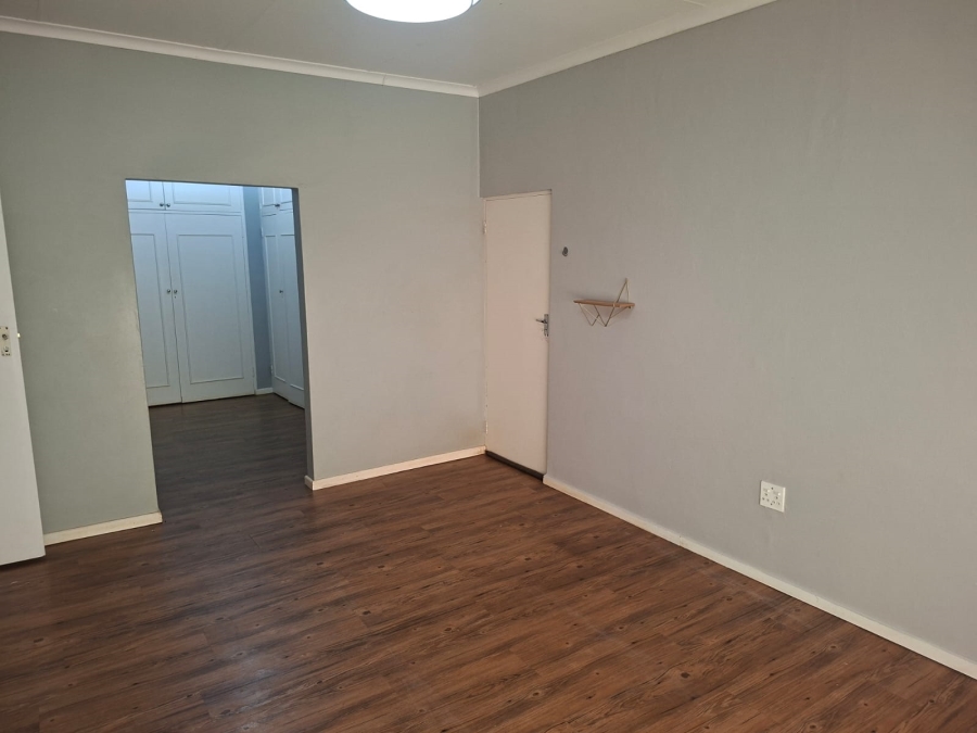 4 Bedroom Property for Sale in Signal Hill KwaZulu-Natal