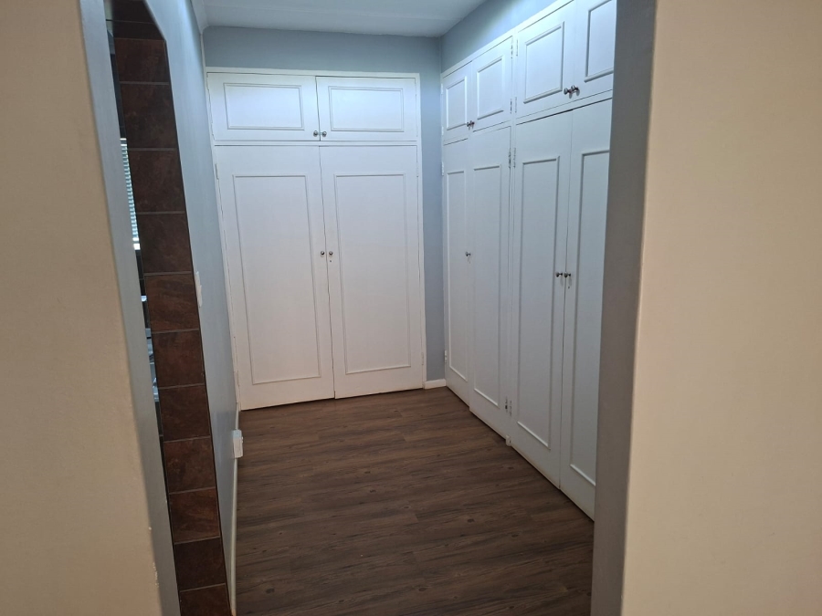 4 Bedroom Property for Sale in Signal Hill KwaZulu-Natal