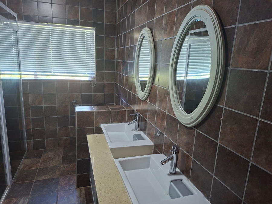 4 Bedroom Property for Sale in Signal Hill KwaZulu-Natal
