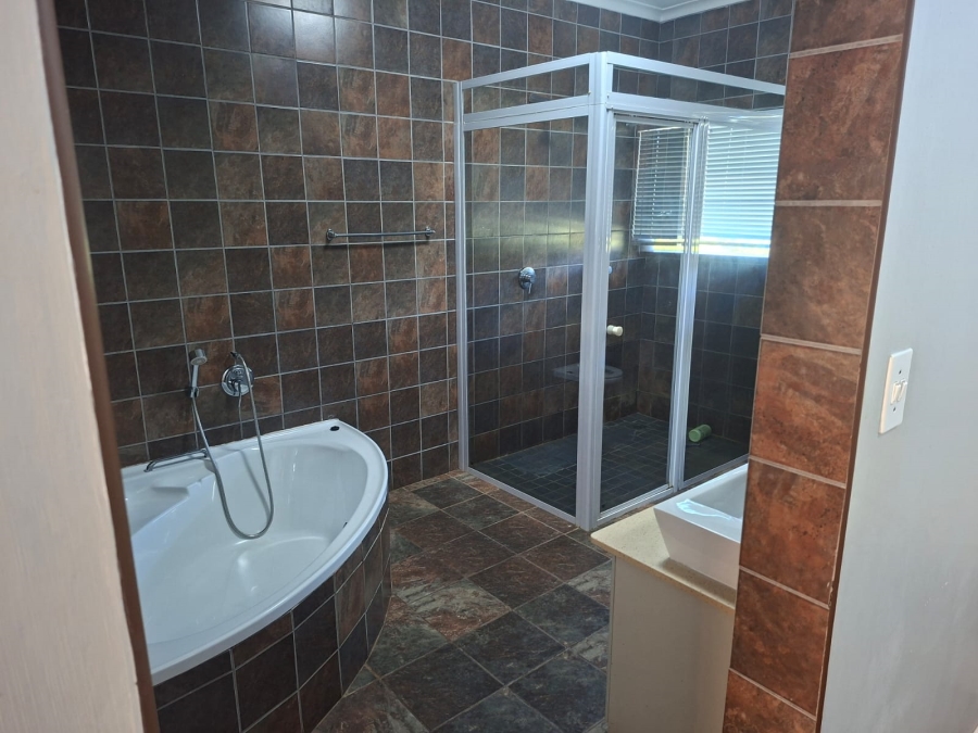 4 Bedroom Property for Sale in Signal Hill KwaZulu-Natal