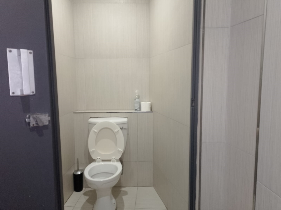 To Let Commercial Property for Rent in Somerset Park KwaZulu-Natal