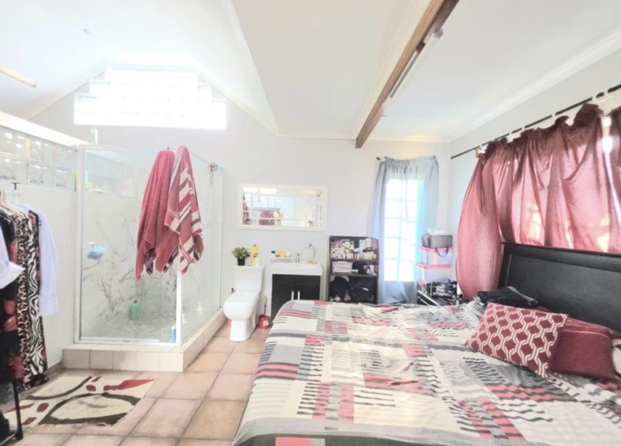 5 Bedroom Property for Sale in Meer En See KwaZulu-Natal