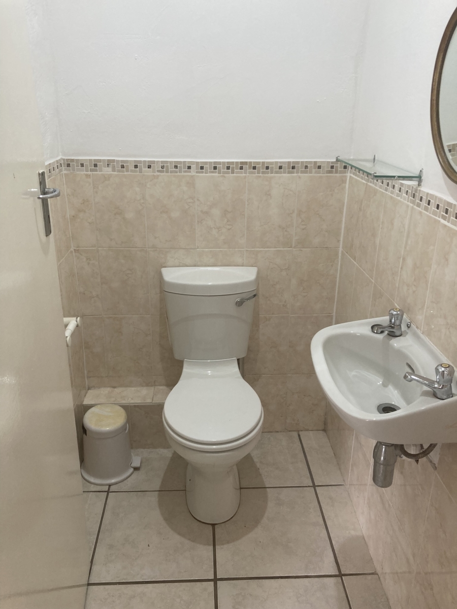 To Let 2 Bedroom Property for Rent in Assagay KwaZulu-Natal