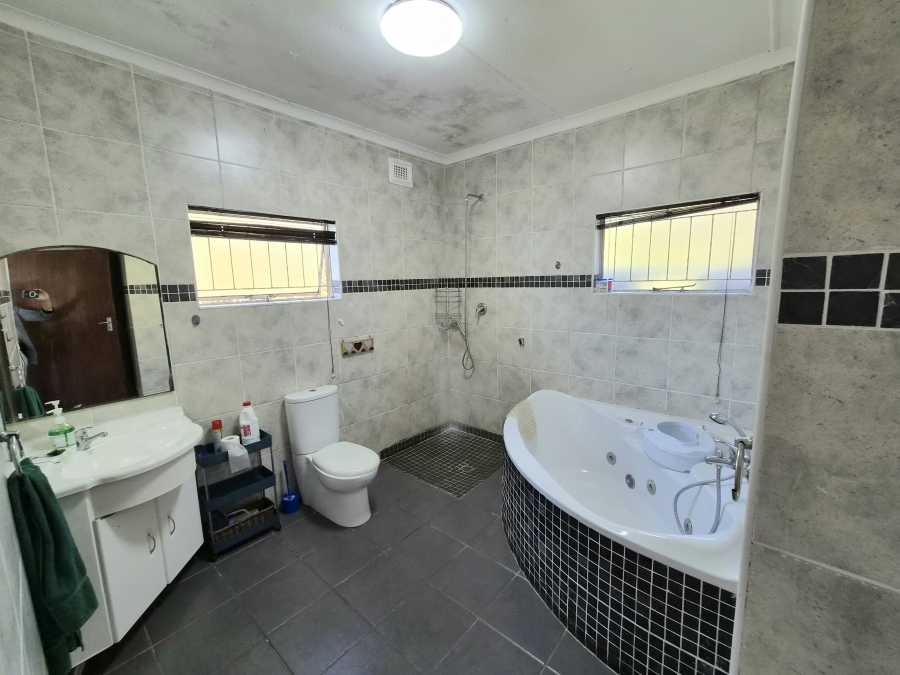 5 Bedroom Property for Sale in Ashburton KwaZulu-Natal
