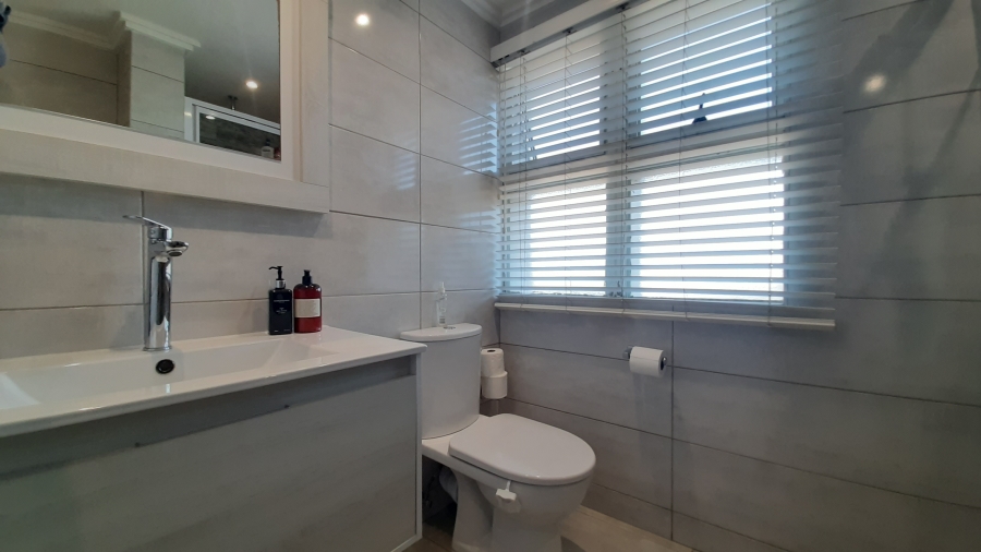 3 Bedroom Property for Sale in Willard Beach KwaZulu-Natal