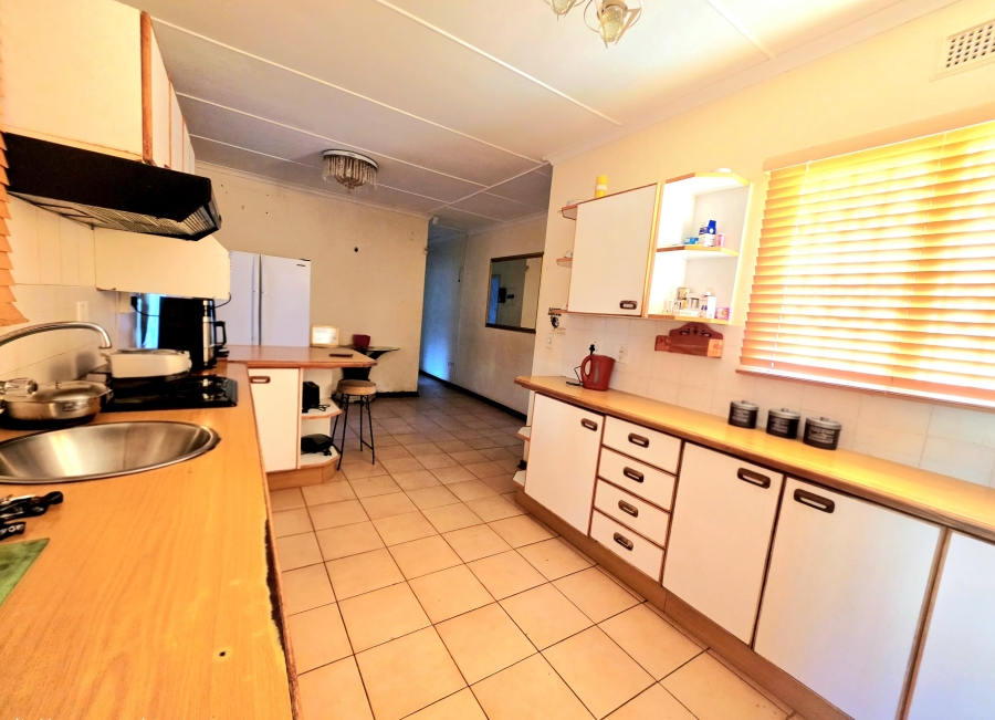 5 Bedroom Property for Sale in Richem KwaZulu-Natal