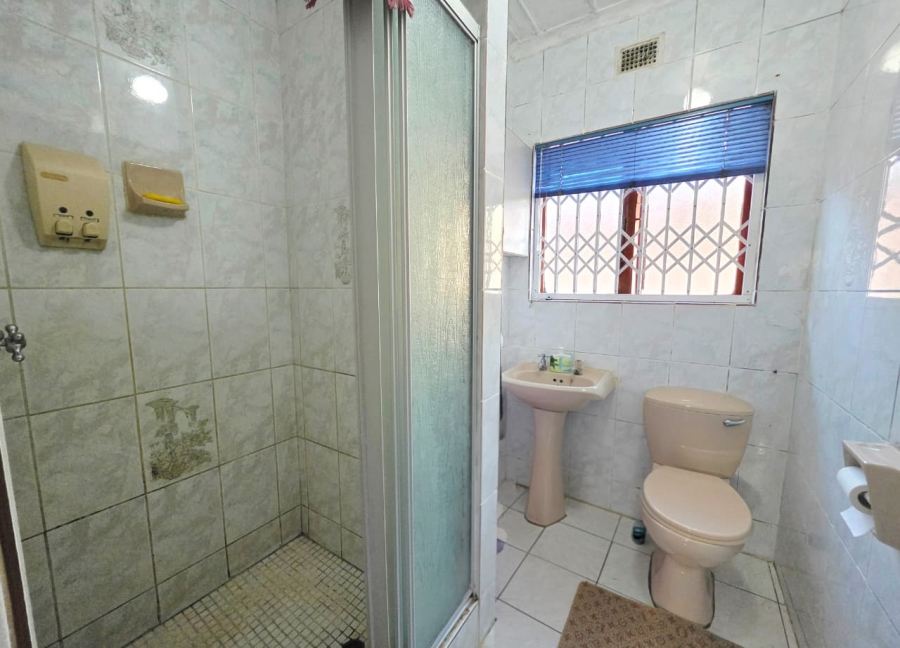 5 Bedroom Property for Sale in Richem KwaZulu-Natal
