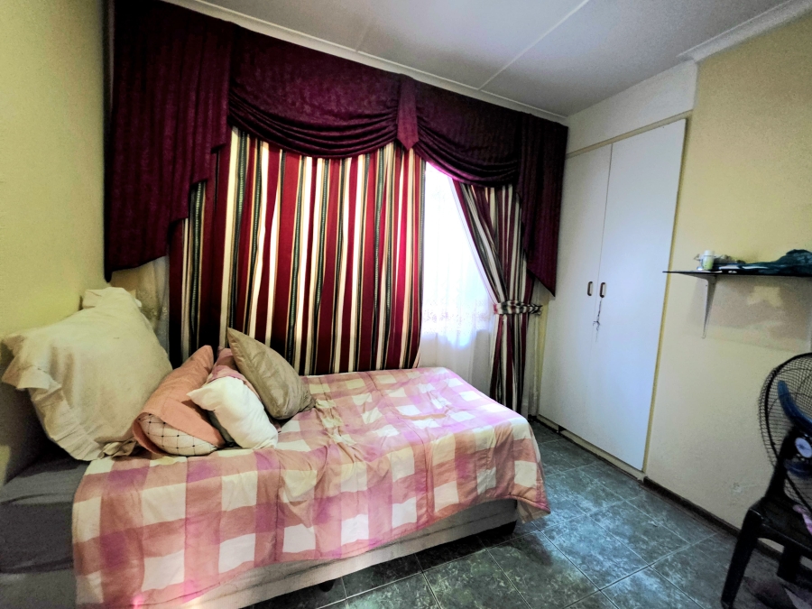 5 Bedroom Property for Sale in Richem KwaZulu-Natal