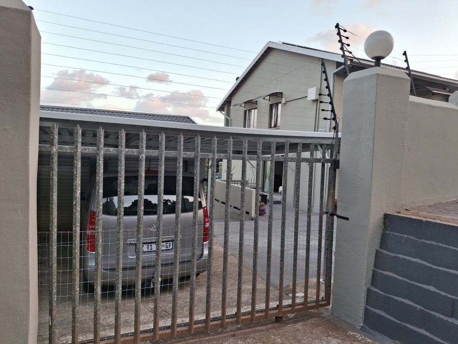 5 Bedroom Property for Sale in Marina Beach KwaZulu-Natal