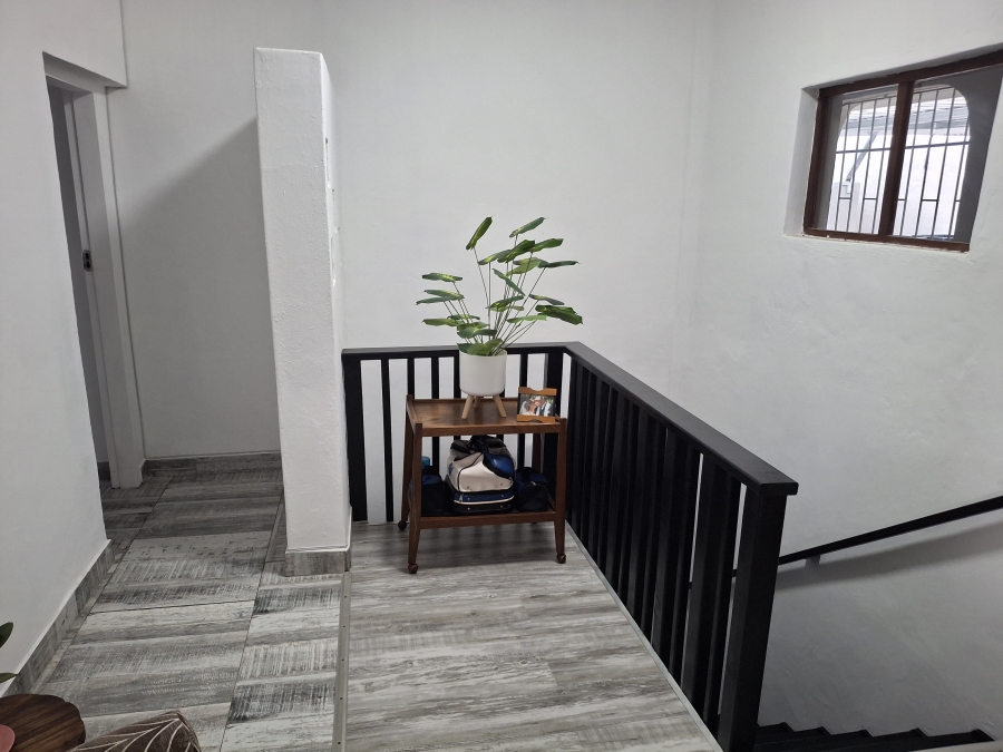 5 Bedroom Property for Sale in Marina Beach KwaZulu-Natal