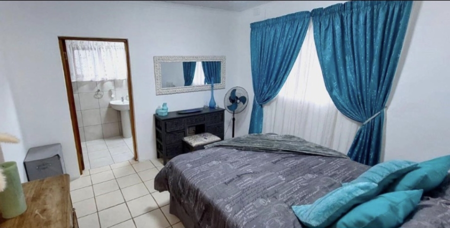 5 Bedroom Property for Sale in Marina Beach KwaZulu-Natal