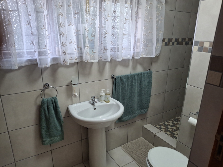 5 Bedroom Property for Sale in Marina Beach KwaZulu-Natal