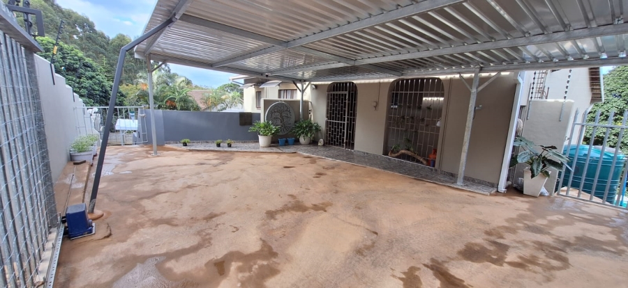 5 Bedroom Property for Sale in Marina Beach KwaZulu-Natal