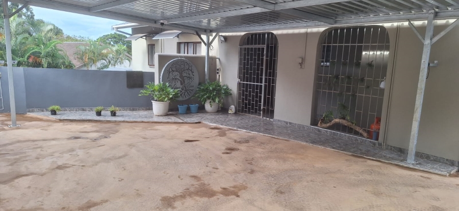 5 Bedroom Property for Sale in Marina Beach KwaZulu-Natal