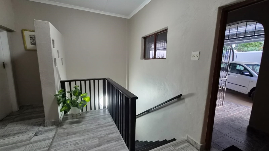5 Bedroom Property for Sale in Marina Beach KwaZulu-Natal
