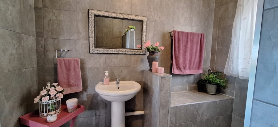 5 Bedroom Property for Sale in Marina Beach KwaZulu-Natal