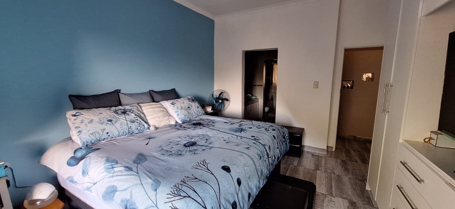 5 Bedroom Property for Sale in Marina Beach KwaZulu-Natal