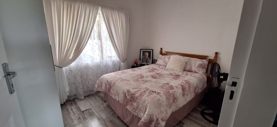 5 Bedroom Property for Sale in Marina Beach KwaZulu-Natal