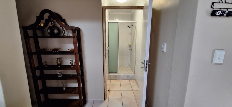 5 Bedroom Property for Sale in Marina Beach KwaZulu-Natal