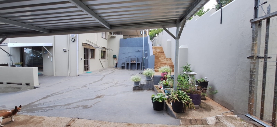 5 Bedroom Property for Sale in Marina Beach KwaZulu-Natal