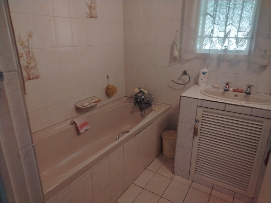 3 Bedroom Property for Sale in Ocean View KwaZulu-Natal