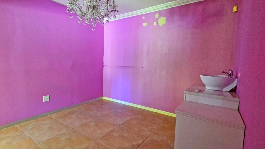 5 Bedroom Property for Sale in Ferncliffe KwaZulu-Natal