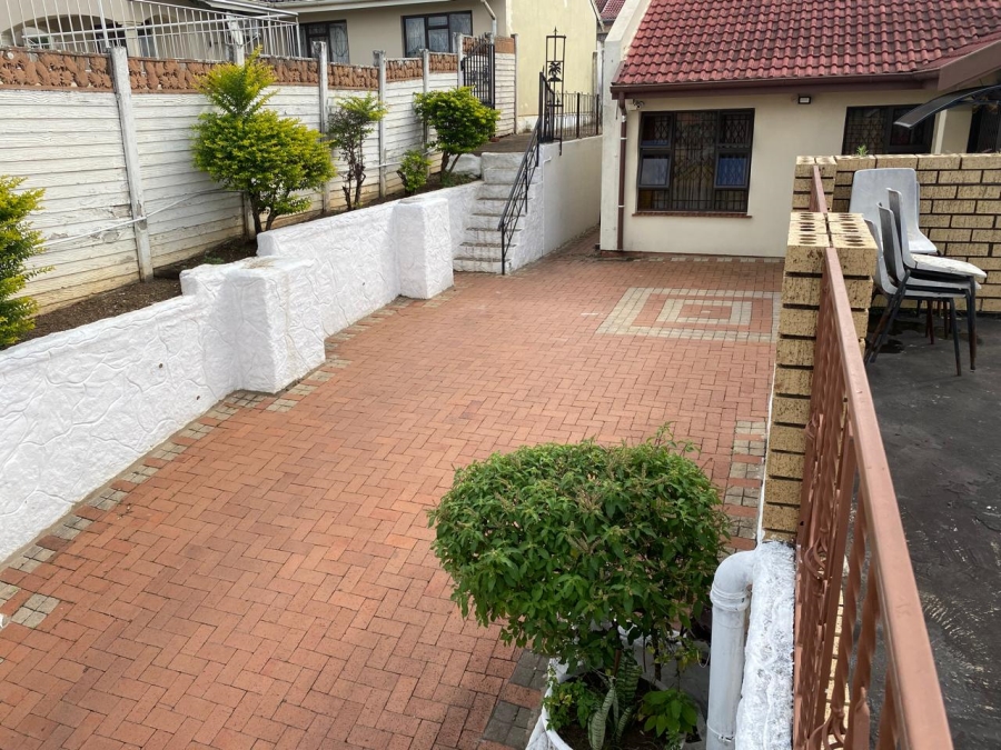 3 Bedroom Property for Sale in Newlands West KwaZulu-Natal