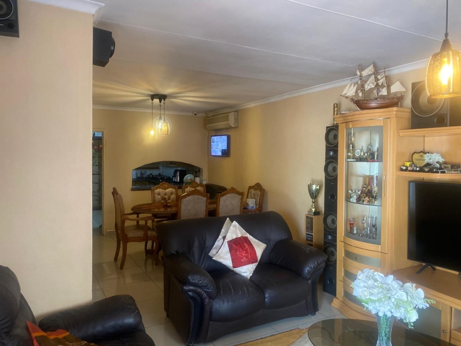 3 Bedroom Property for Sale in Newlands West KwaZulu-Natal