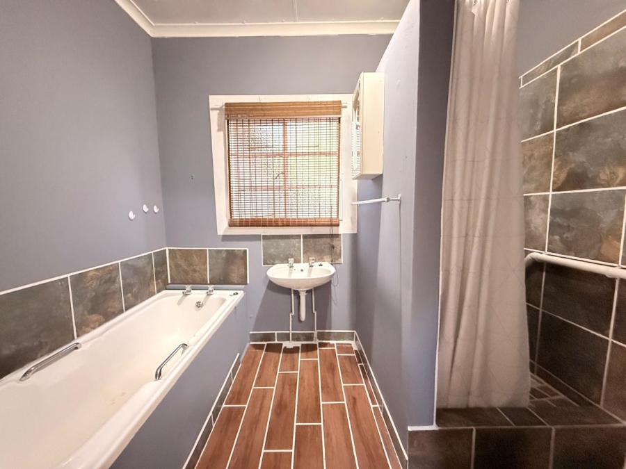 4 Bedroom Property for Sale in Signal Hill KwaZulu-Natal