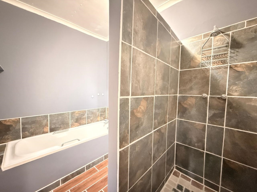 4 Bedroom Property for Sale in Signal Hill KwaZulu-Natal