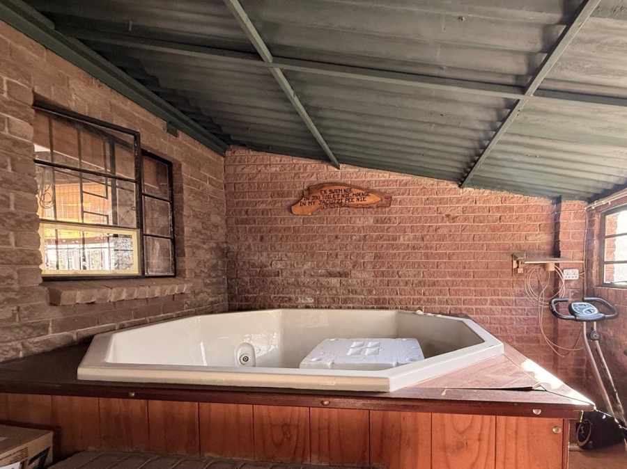 4 Bedroom Property for Sale in Signal Hill KwaZulu-Natal