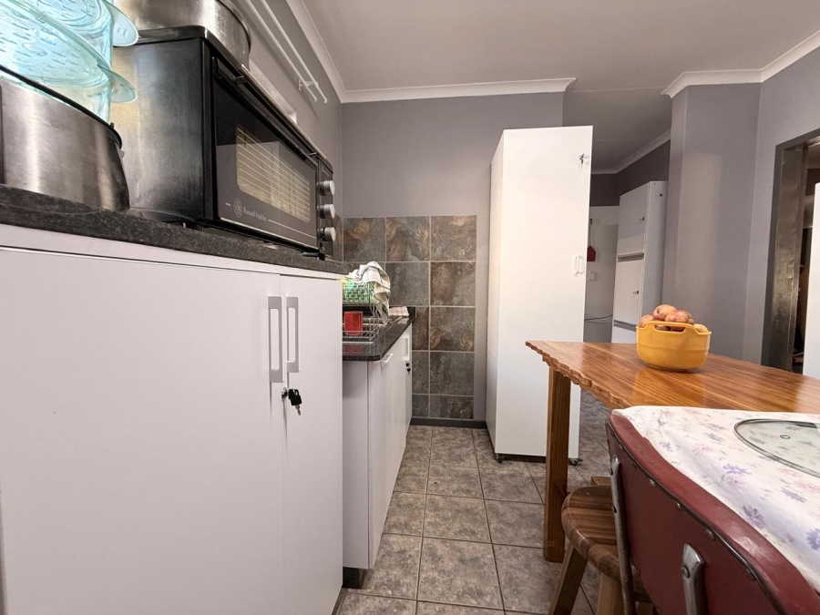 4 Bedroom Property for Sale in Signal Hill KwaZulu-Natal