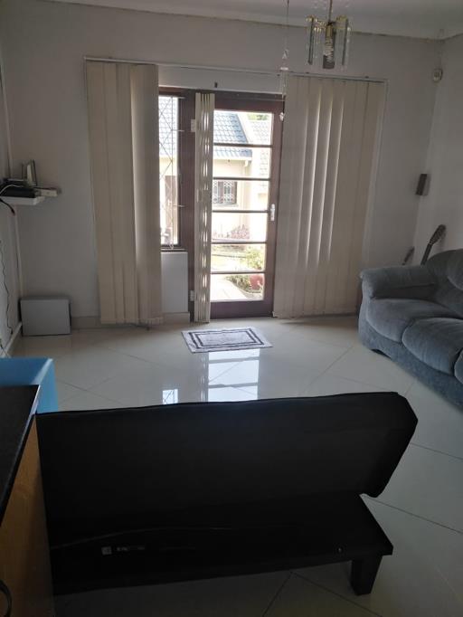 To Let 2 Bedroom Property for Rent in Queensburgh KwaZulu-Natal