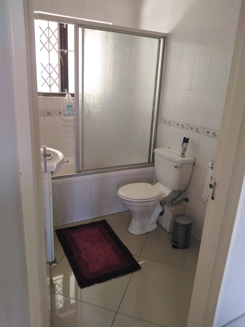 To Let 2 Bedroom Property for Rent in Queensburgh KwaZulu-Natal