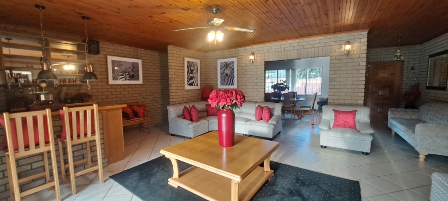 5 Bedroom Property for Sale in Manors KwaZulu-Natal