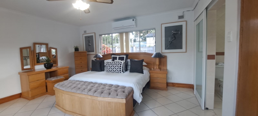 5 Bedroom Property for Sale in Manors KwaZulu-Natal
