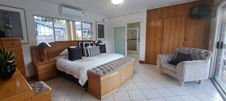 5 Bedroom Property for Sale in Manors KwaZulu-Natal