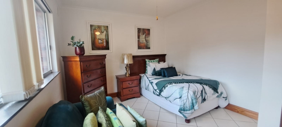 5 Bedroom Property for Sale in Manors KwaZulu-Natal