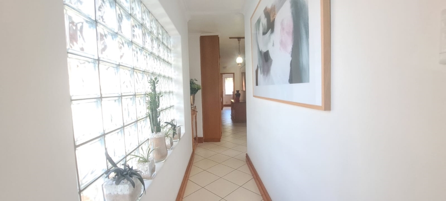 5 Bedroom Property for Sale in Manors KwaZulu-Natal