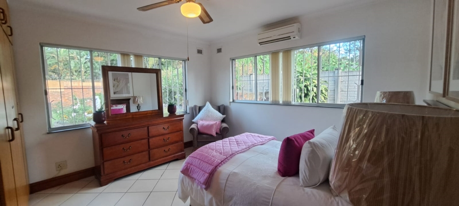 5 Bedroom Property for Sale in Manors KwaZulu-Natal