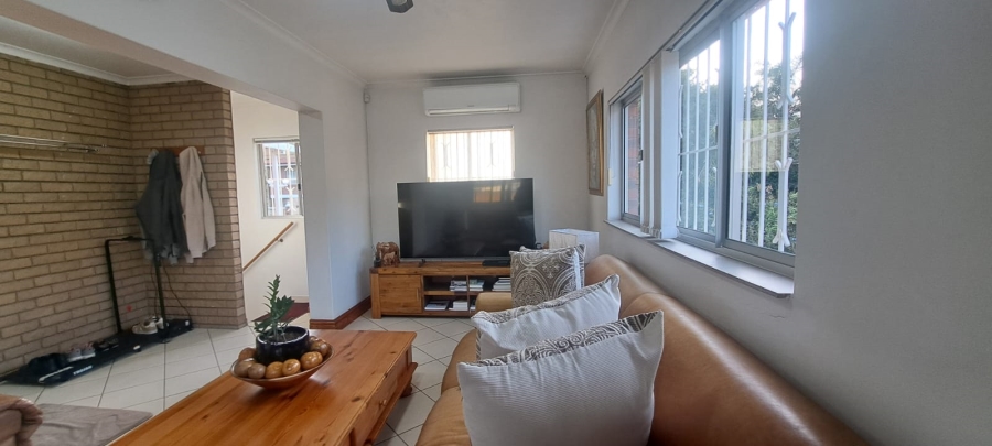 5 Bedroom Property for Sale in Manors KwaZulu-Natal