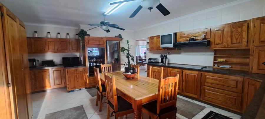 5 Bedroom Property for Sale in Manors KwaZulu-Natal