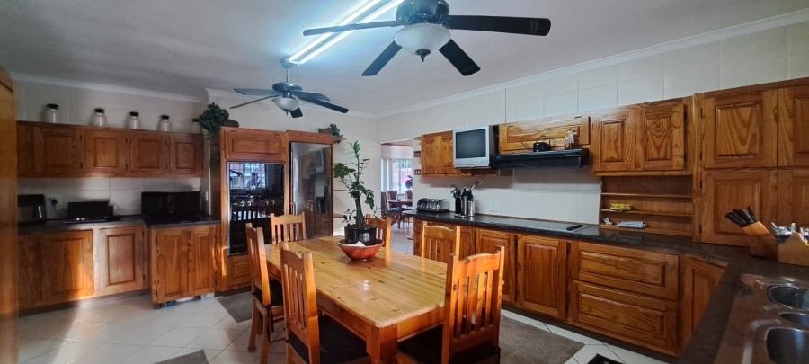 5 Bedroom Property for Sale in Manors KwaZulu-Natal