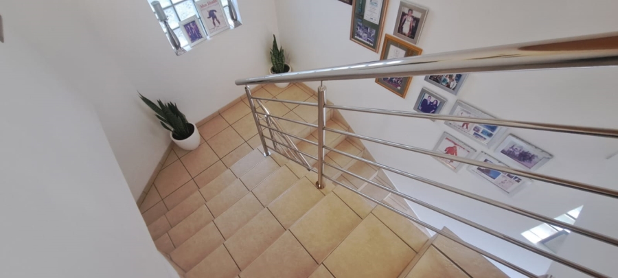 5 Bedroom Property for Sale in Manors KwaZulu-Natal