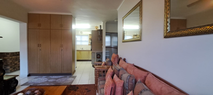 5 Bedroom Property for Sale in Manors KwaZulu-Natal