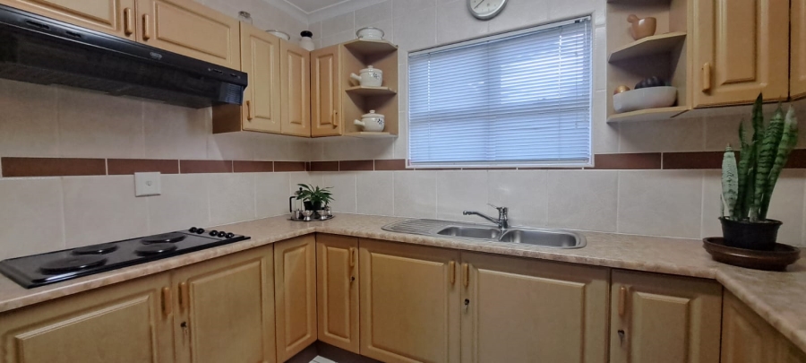 5 Bedroom Property for Sale in Manors KwaZulu-Natal