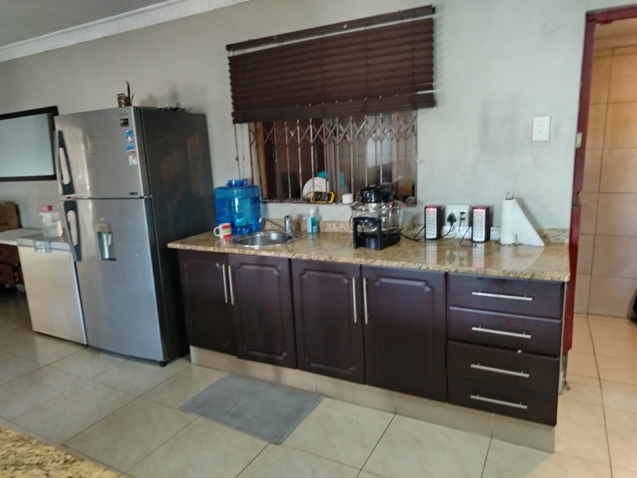 4 Bedroom Property for Sale in Dawncrest KwaZulu-Natal