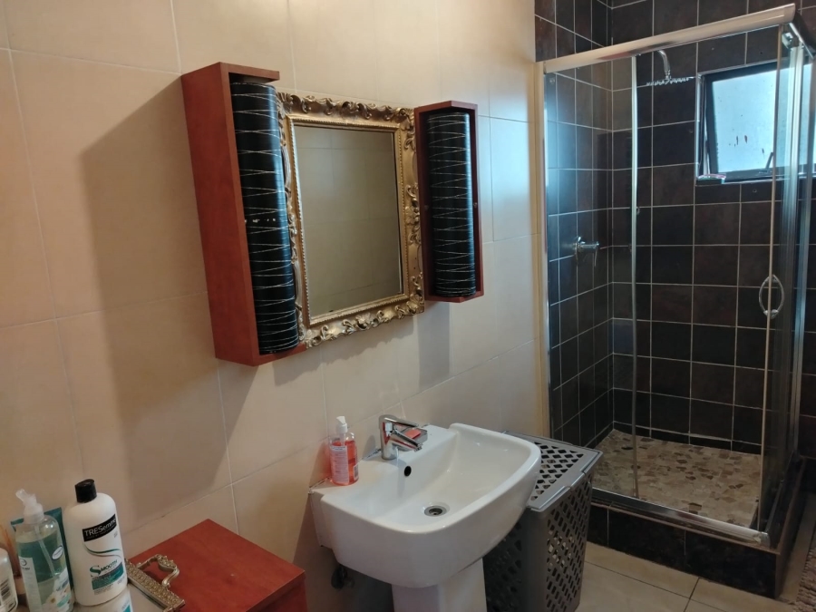 4 Bedroom Property for Sale in Dawncrest KwaZulu-Natal